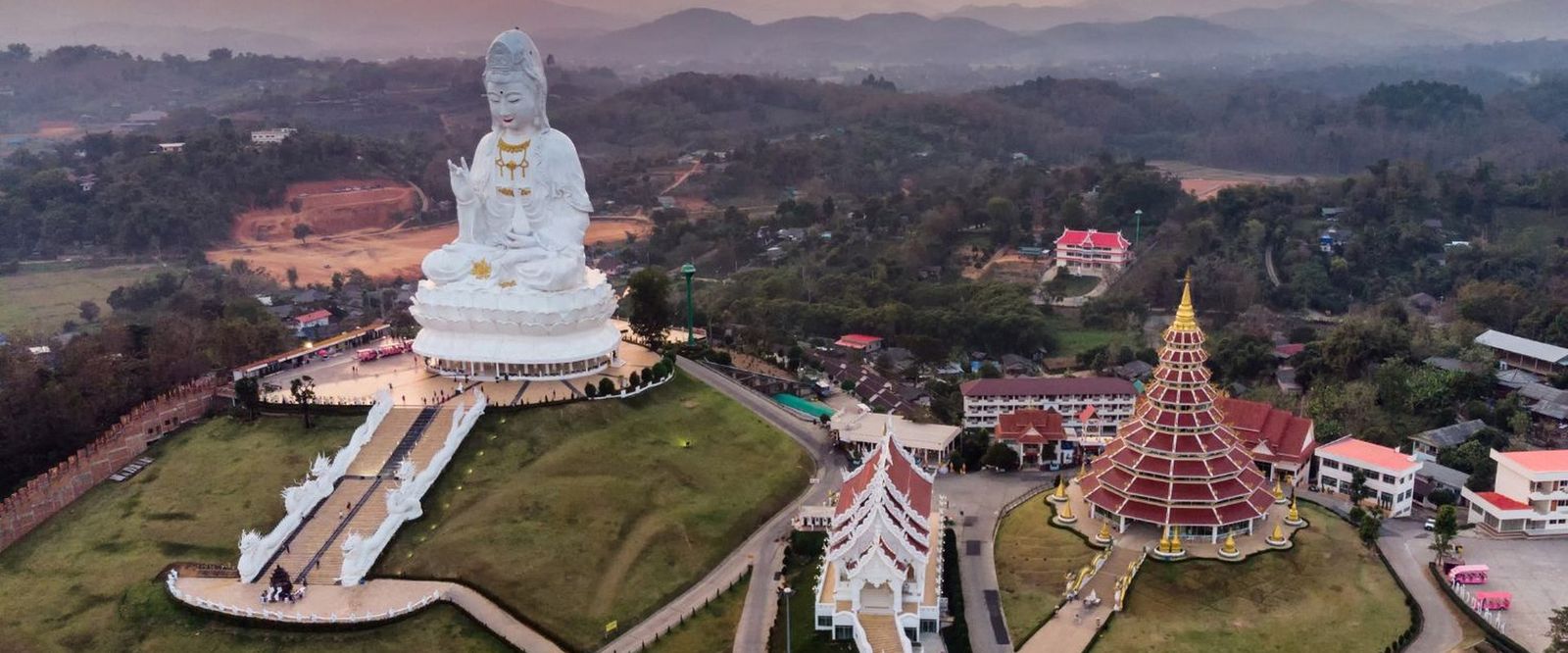 Chiang Rai: White Temple, Blue Temple & Hill Tribe Village – day trip